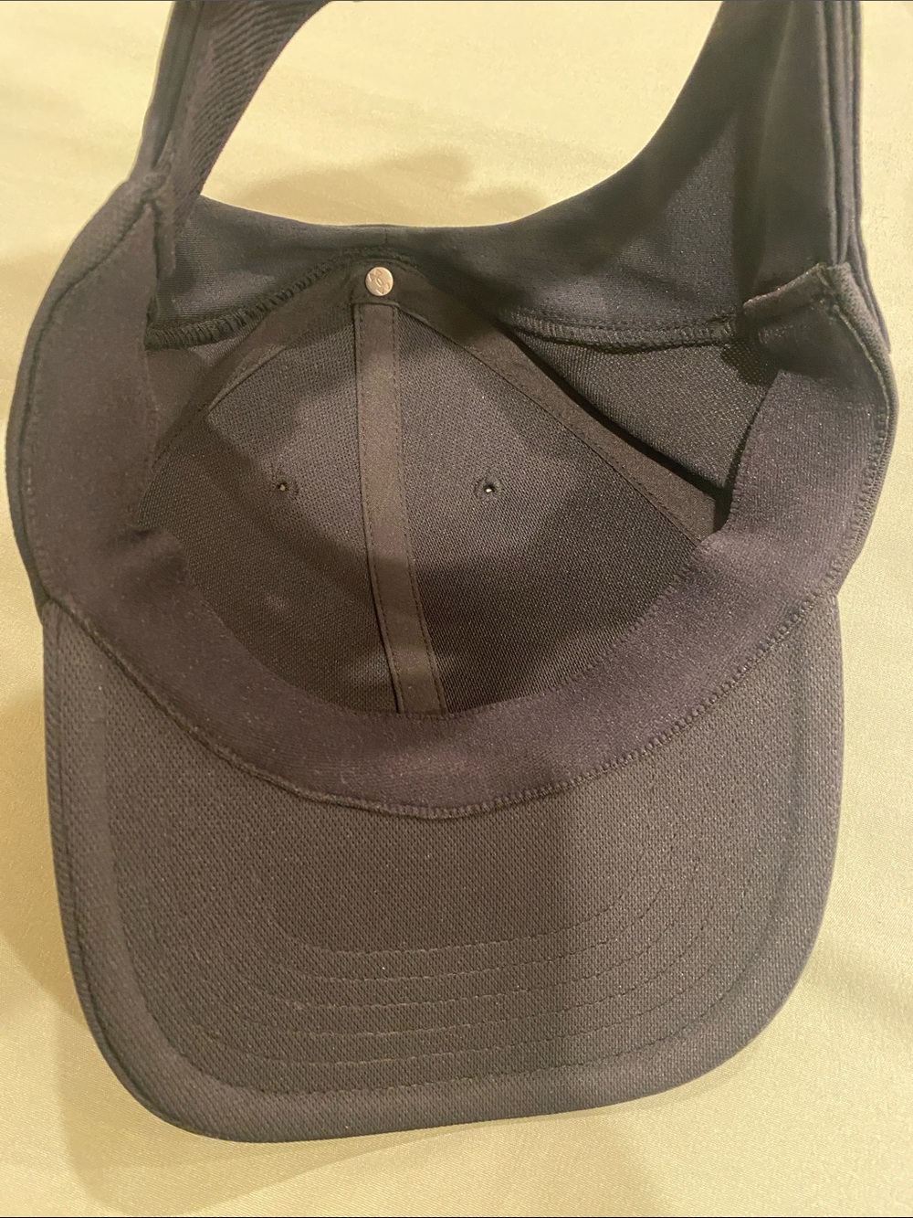 Under Armour Women’s Black Hat with White Logo - Picture 3 of 4